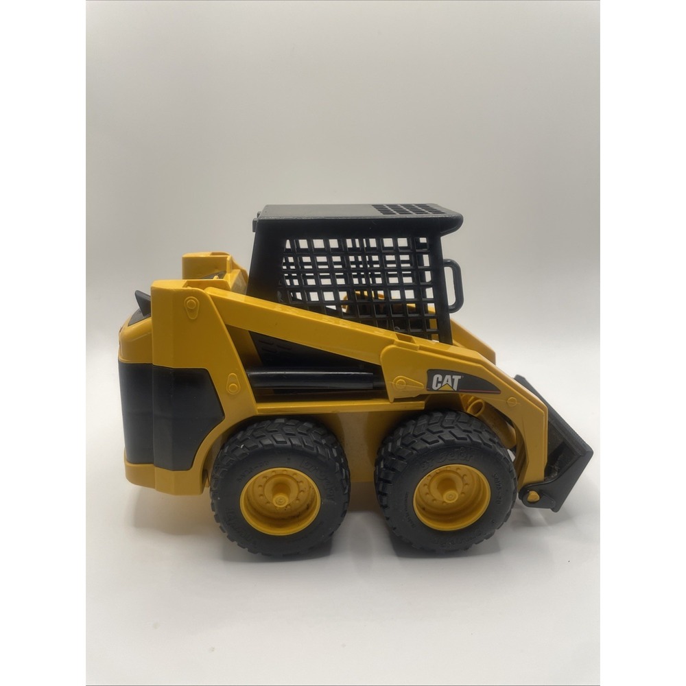 Bruder 1/16 Scale Cat Caterpiller Skid Steer Loader Wheeled Toy Missing Bucket